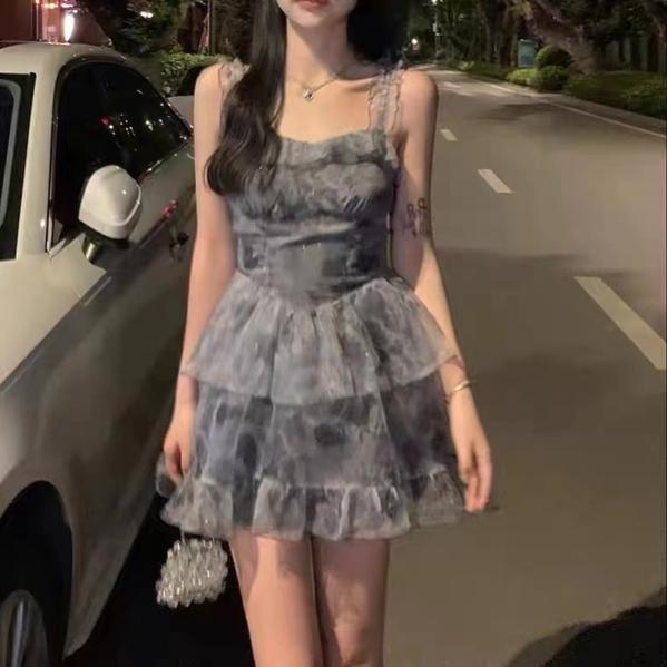 夏日夜晚约会穿搭日记，打造浪漫氛围